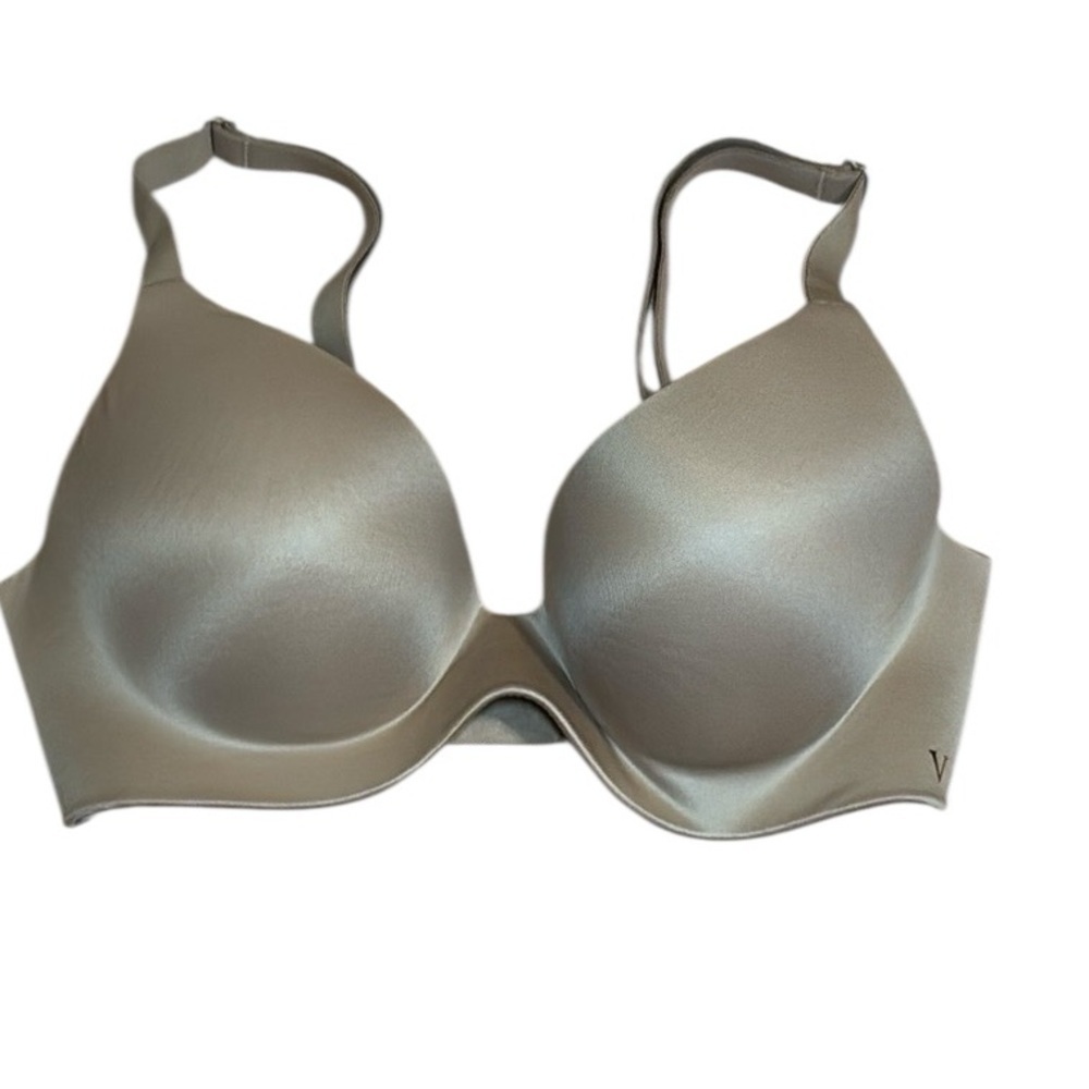 Victoria’s Secret nude, perfect shape wire free bra, t-shirt, 32D